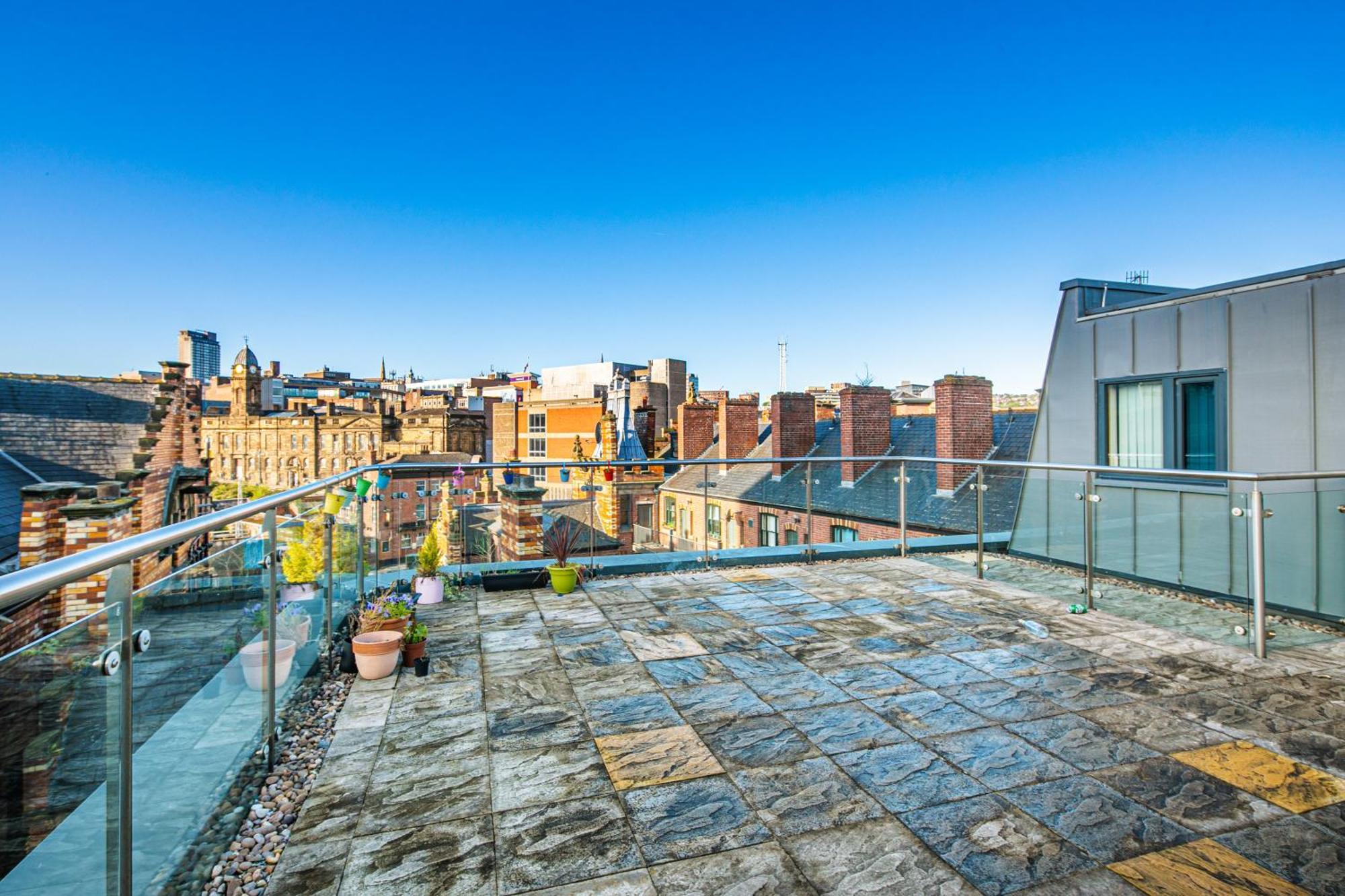Stylish 2 Bed Apt 18 - City Centre, Free Parking, Espresso Machine & Netflix - Hosted By Stay Host Save Sheffield Exterior foto
