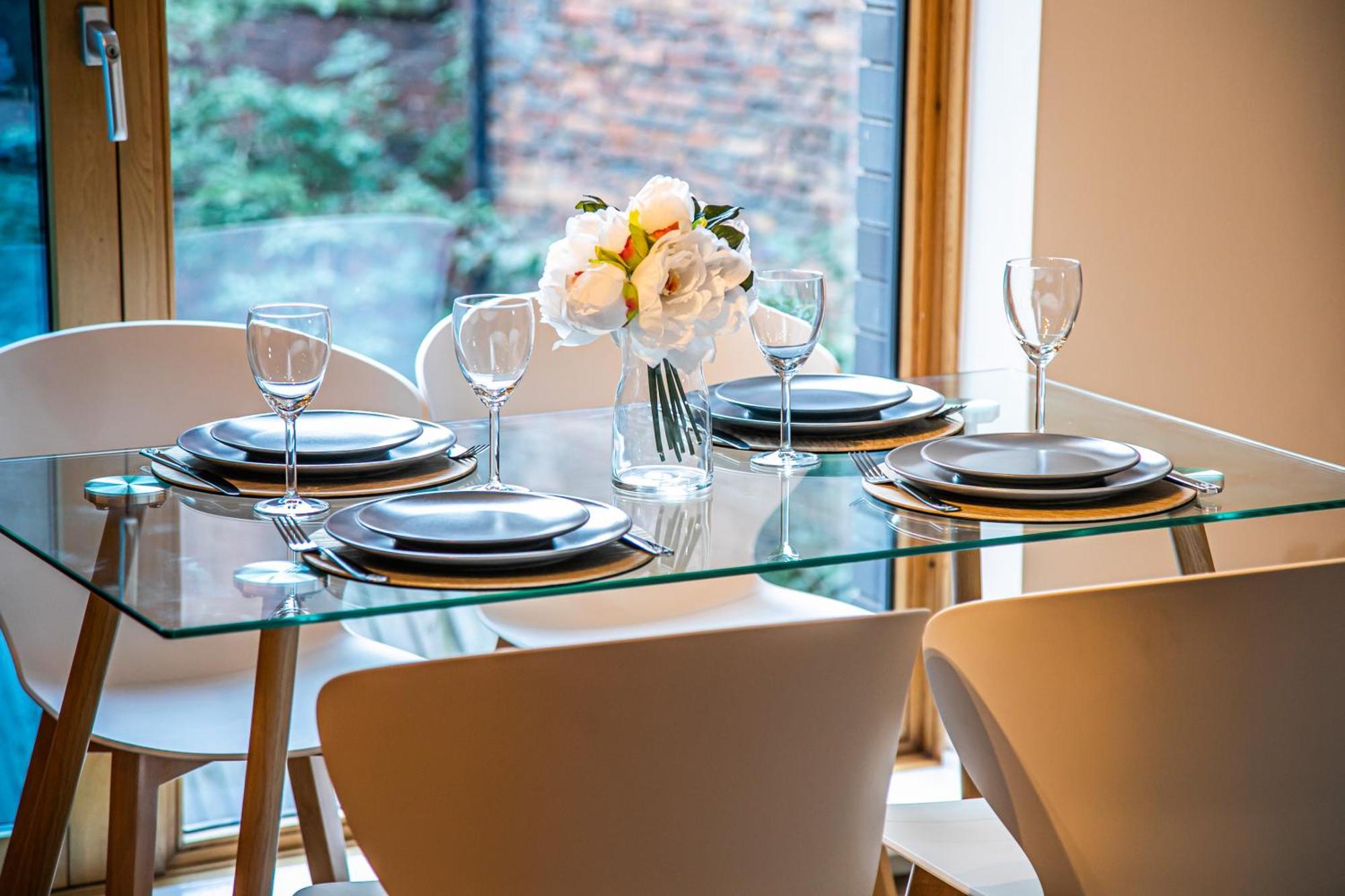 Stylish 2 Bed Apt 18 - City Centre, Free Parking, Espresso Machine & Netflix - Hosted By Stay Host Save Sheffield Exterior foto
