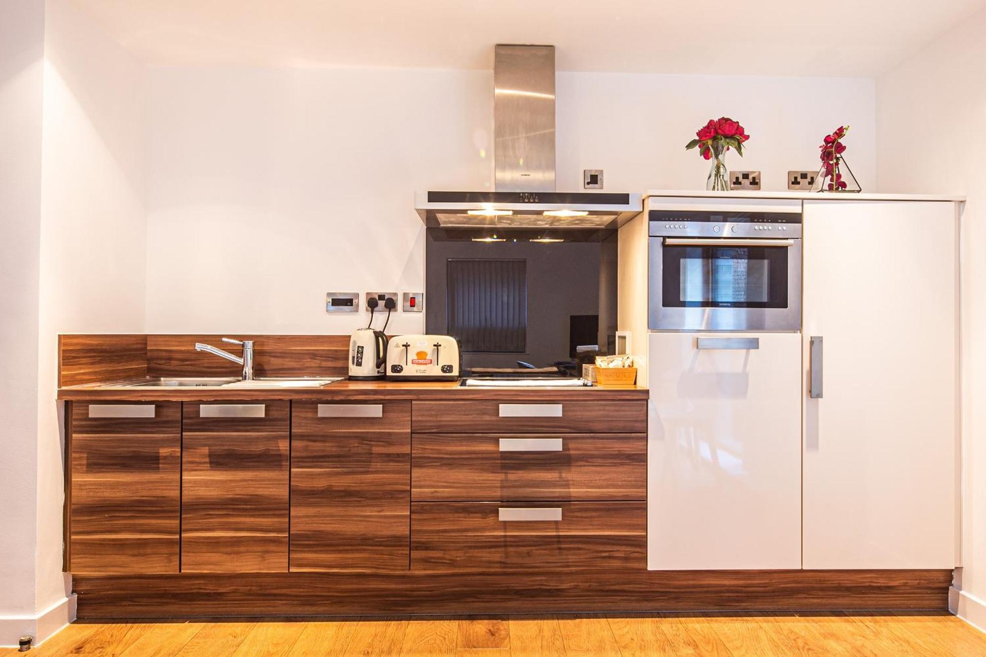 Stylish 2 Bed Apt 18 - City Centre, Free Parking, Espresso Machine & Netflix - Hosted By Stay Host Save Sheffield Exterior foto